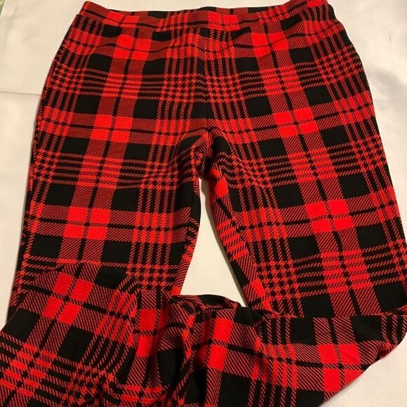 SHEIN Size 2XL red plaid pants w/leg ruching make for a look of tall/long legs - Picture 1 of 8